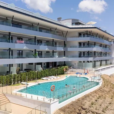 Seaview ~ Modern ~ Close To ~ Pool 아파트 *