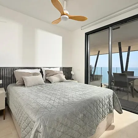 Seaview ~ Modern ~ Close To ~ Pool *