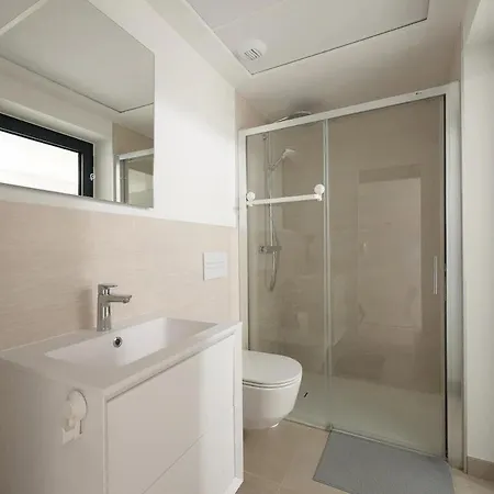 Seaview ~ Modern ~ Close To ~ Pool 푸엔히롤라