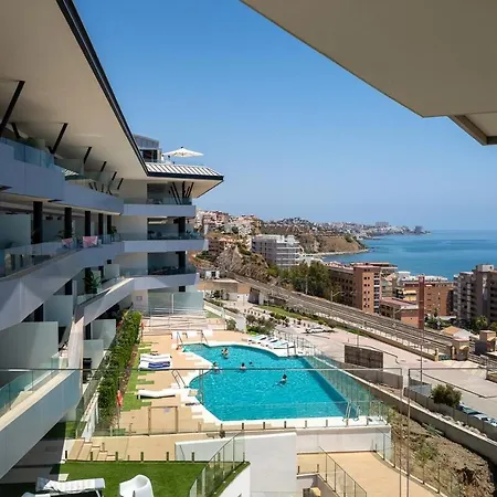 Seaview ~ Modern ~ Close To ~ Pool *