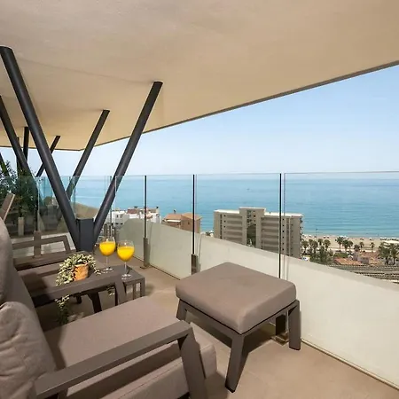 Seaview ~ Modern ~ Close To ~ Pool * 푸엔히롤라