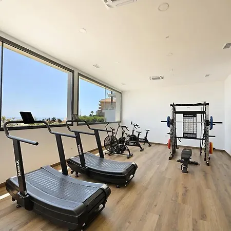 Seaview ~ Modern ~ Close To ~ Pool 아파트